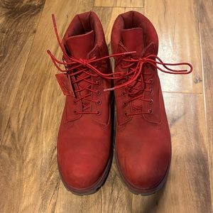 Men’s 9.5 red waterproof Timberland boots!